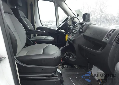 2017 Ram Promaster 1500 Low Roof 136 Wb z USA, uszkodzony, nr VIN 3C6TRVAG7HE536580